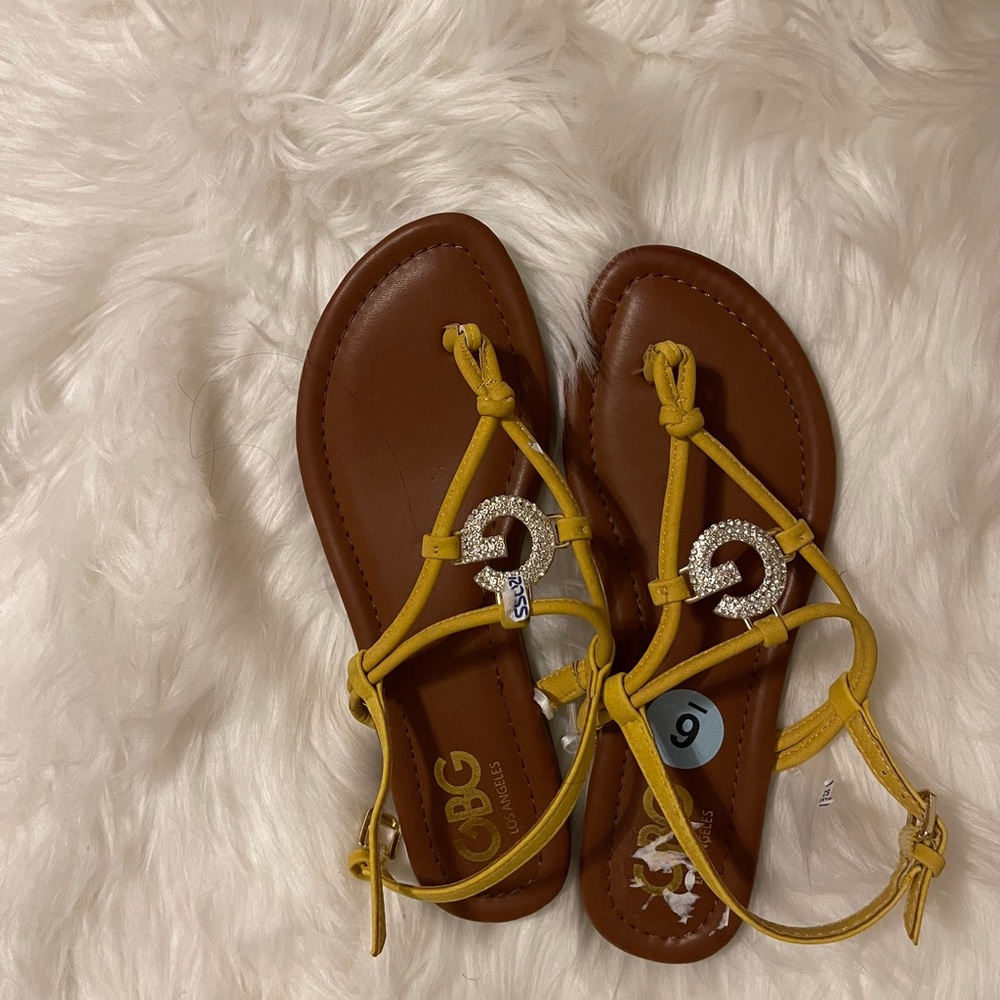 Sandals - Picture 2 of 3